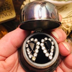 Ladies Vintage, Oh so pretty, gem earring set,appx. 3/4" length.